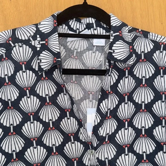 Shell Pattern Button Up - Picture 3 of 5